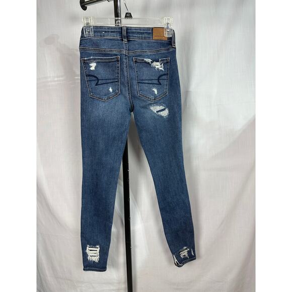 American Eagle next level stretch size 2 jeggin crop distressed medium blue wash - Picture 4 of 15